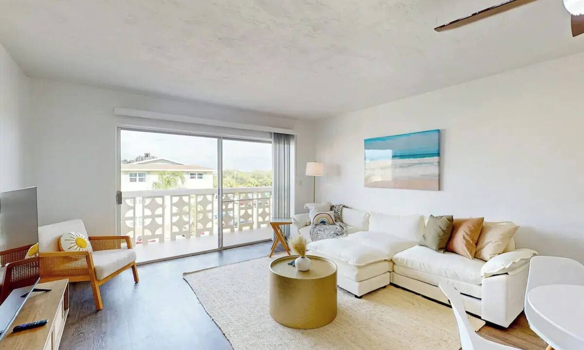 Beach Park Village Condo | 1 Bed 1 Bath + Pool + Close to Beach