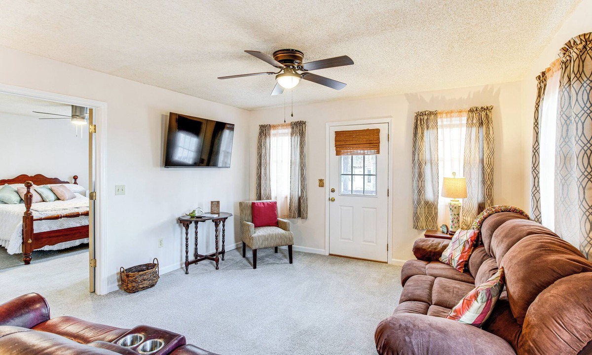 Hollands Landing House | 1 Mi to Lake Murray! Pet-Friendly Extended Getaway