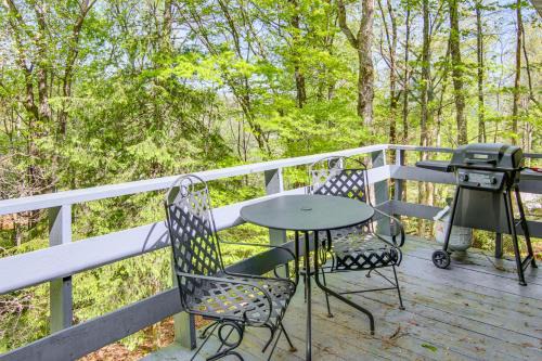 Pisgah Forest House | 1 Mi to Pisgah Nat’l Forest: Wooded Haven w/Deck