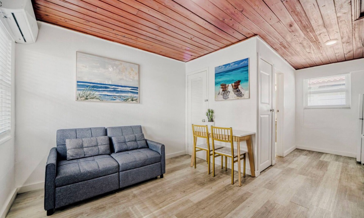 Tropic Apartment | 102 Comfortable Apt in Melbourne