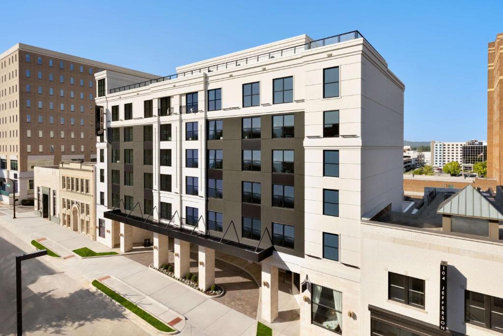 Quigley Hotel | 106 Jefferson Huntsville, Curio Collection by Hilton