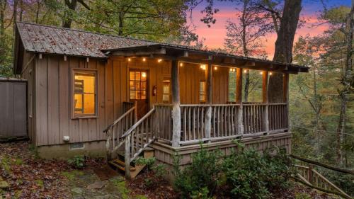 Mirror Lake House | 1930's Highlands Hideaway