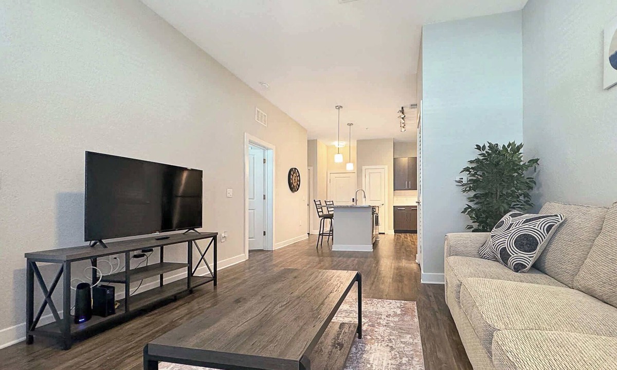 Carver City - Lincoln Gardens Apartment | 1st Floor Luxury 1 BR, Westshore Tampa