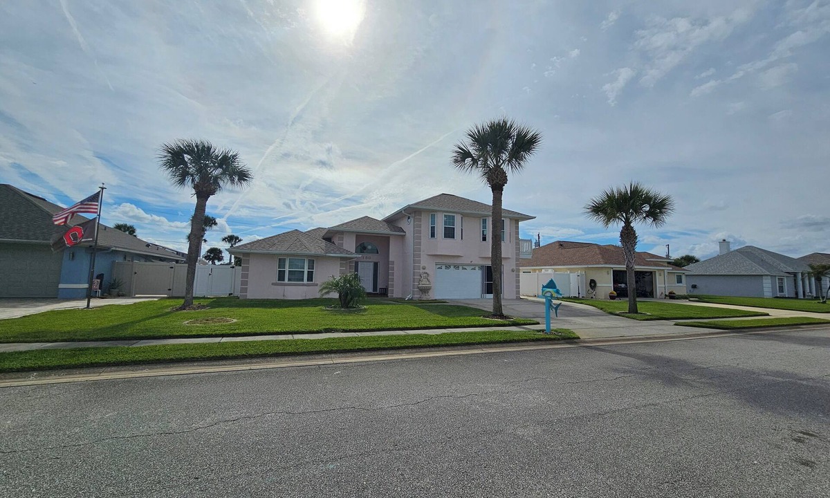Sandpiper Forest House | 2 bed, 2 bath home in Ormond by the Sea w/private pool. Easy walk to the beach