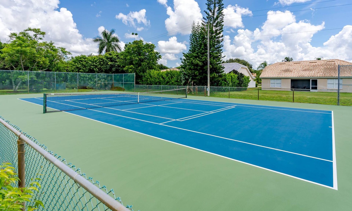 Crown Pointe Condo | 2 bed/2bath condo 3 miles from downtown Naples