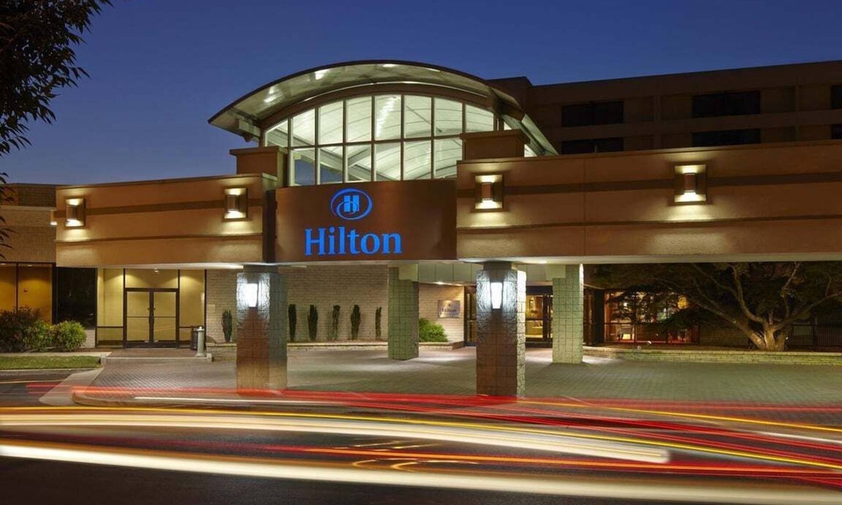 Raleigh Hotel | 2 Connecting Suites at a Hotel