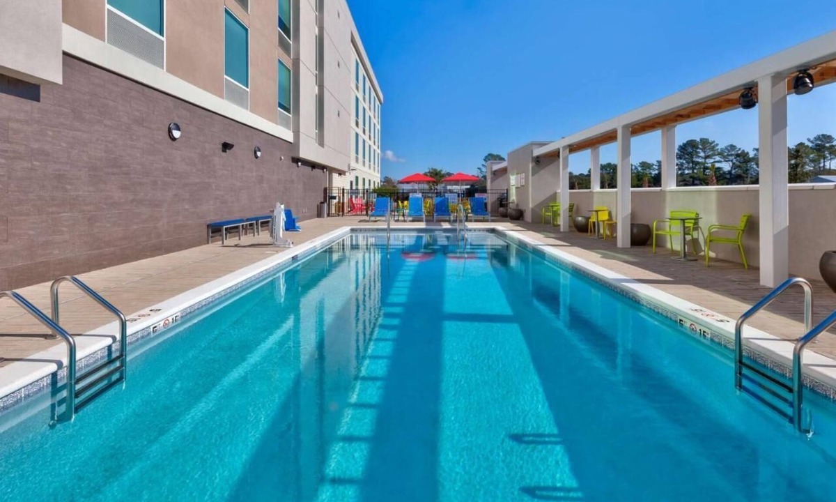 Wilmington Hotel | 2 Convenient Units! Outdoor Pool, Pets Allowed, FREE Breakfast and Parking!