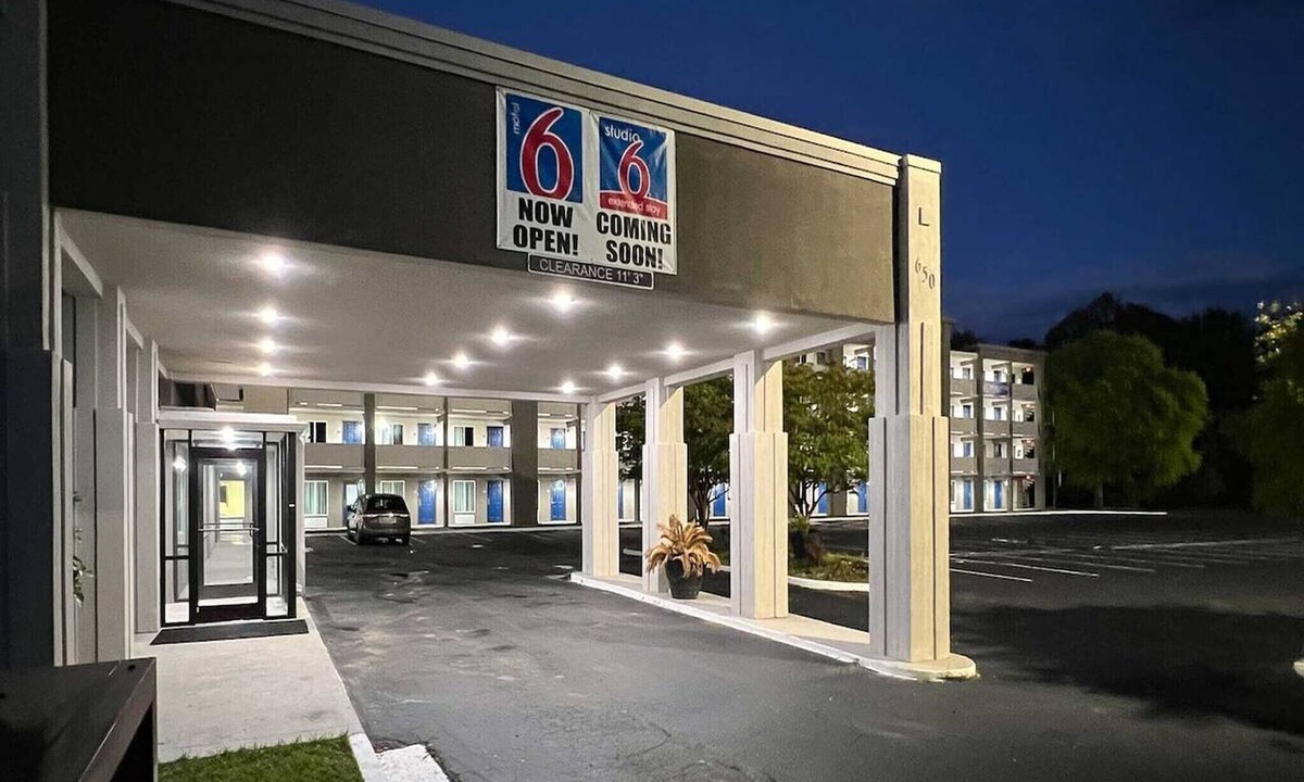 West Columbia Hotel | 2 Full Beds|Smoking,Micfridge