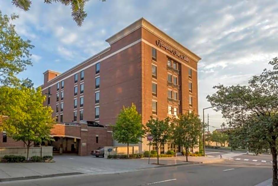 Downtown Knoxville Hotel | 2-Star Hotel ∙ Hampton Inn & Suites Knoxville-Downtown