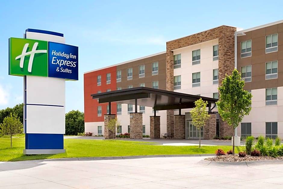 Port Wentworth Hotel | 2-Star Hotel ∙ Holiday Inn Express & Suites - Savannah N - Port Wentworth, an IHG Hotel