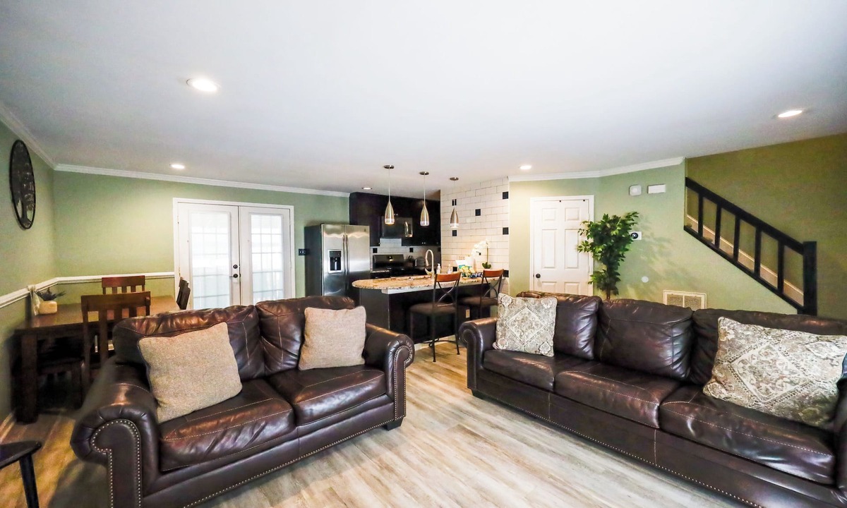 Northeast Raleigh House | 2-Story Townhouse with King Size Bed off Capital Blvd