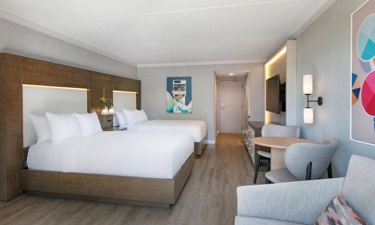 Shipyard Plantation Hotel | 2 Units w/Balconies & Pool, Just Steps from Hilton Head Beach!