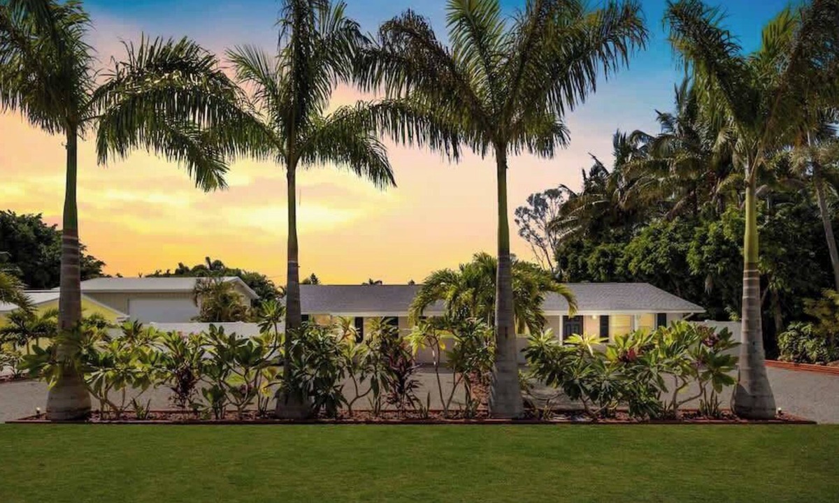 Whitney Beach House | 2 Villas, Pickleball, Htd. Pool, Game Room , 24ppl