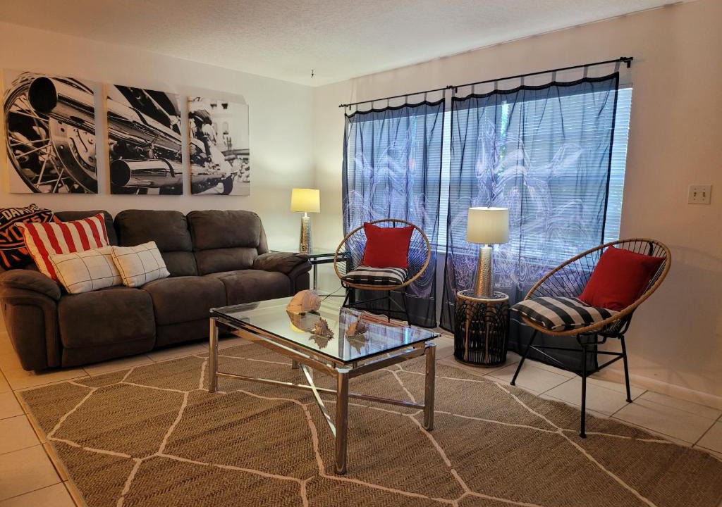 Fort Pierce Apartment | #2 WALKING DISTANCE FROM THE BEACH