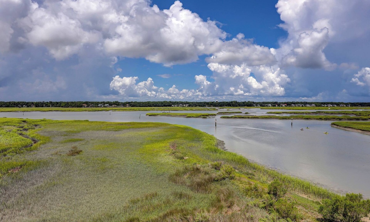 Palmetto Dunes Villa | 226 Captains Quarters has beautiful views of Shelter Cove Marina on HHI.