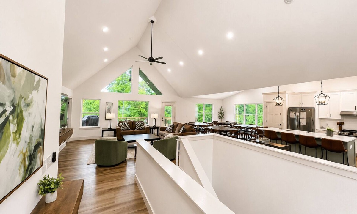 La Follette House | 25% late summer discount! 9BR Theater Room Dock Slip in cove, Sleeps 30!
