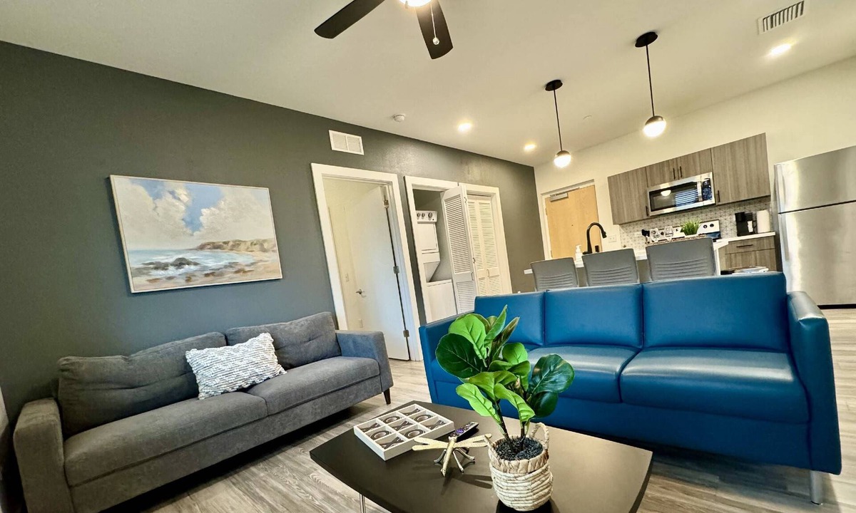 Zephyrhills West Apartment | 2BR Ground Floor Apt Near Pickleball, Tennis & Wellness Center, Exclusive Guest Golf Packages!