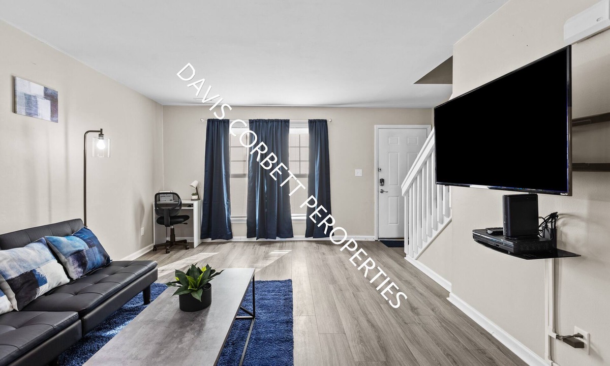 Greenville House | 2BR Townhouse Duplex 8 min to ECU 10 min to Vidant
