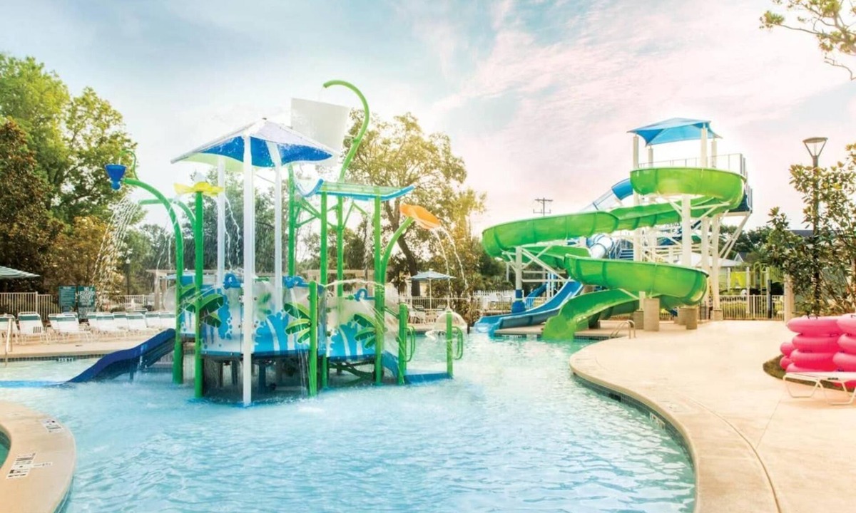 Myrtle Beach Hotel | 3 2BR Family Suites with Lazy River, Game Room, Playground & Beach Access