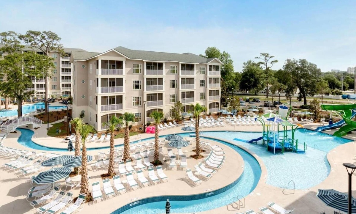 Myrtle Beach Hotel | 3 2BR Suites near Broadway at the Beach: Full Kitchen, Washer & Lazy River