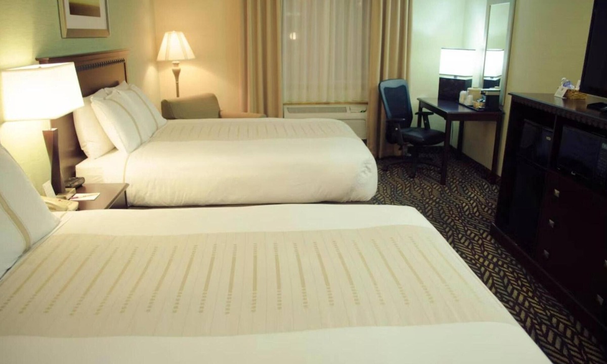 Devils Lake Hotel | 3 Accommodations Perfect for Big Family near Roosevelt Park | Free Parking!