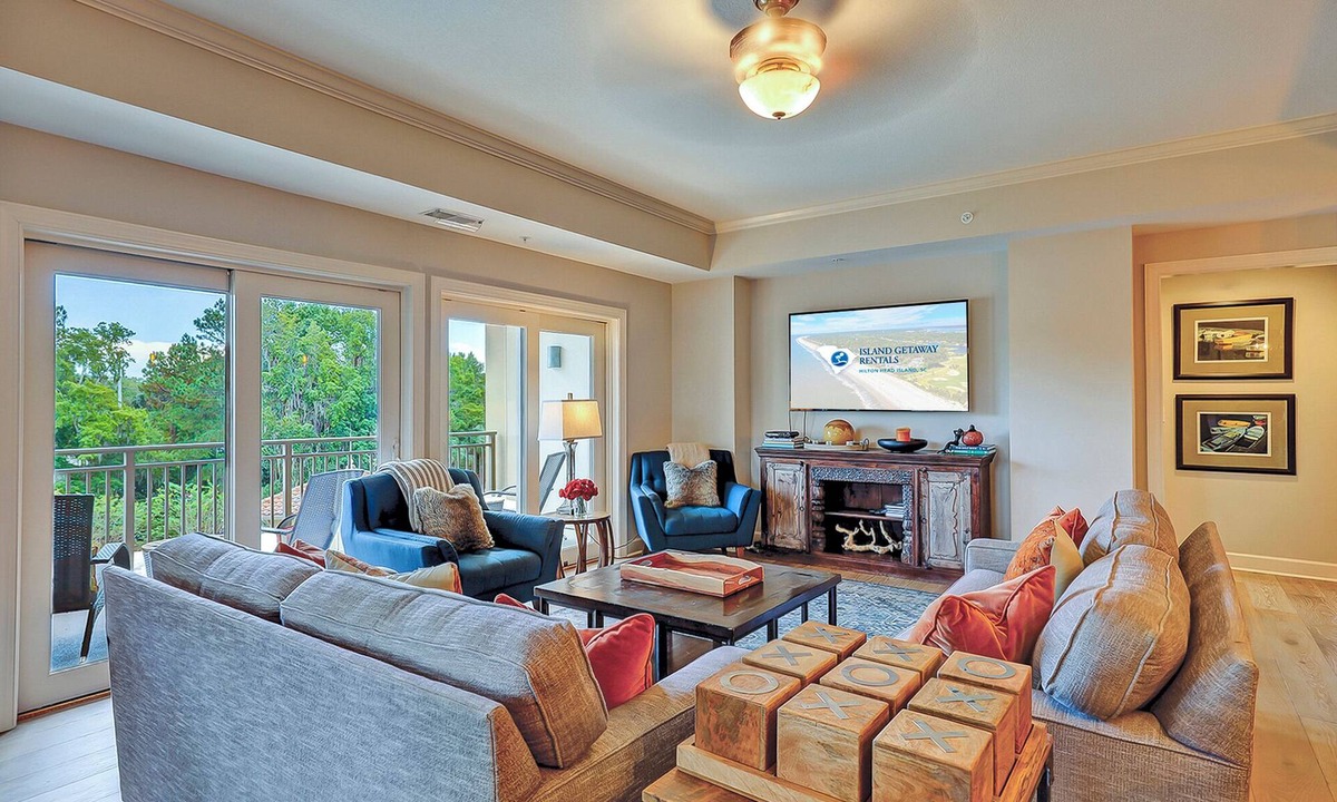Shelter Cove Villa | 3 Bedroom/3 Bathroom Vibrant and Fun Villa - Gated Complex - Harbour Views
