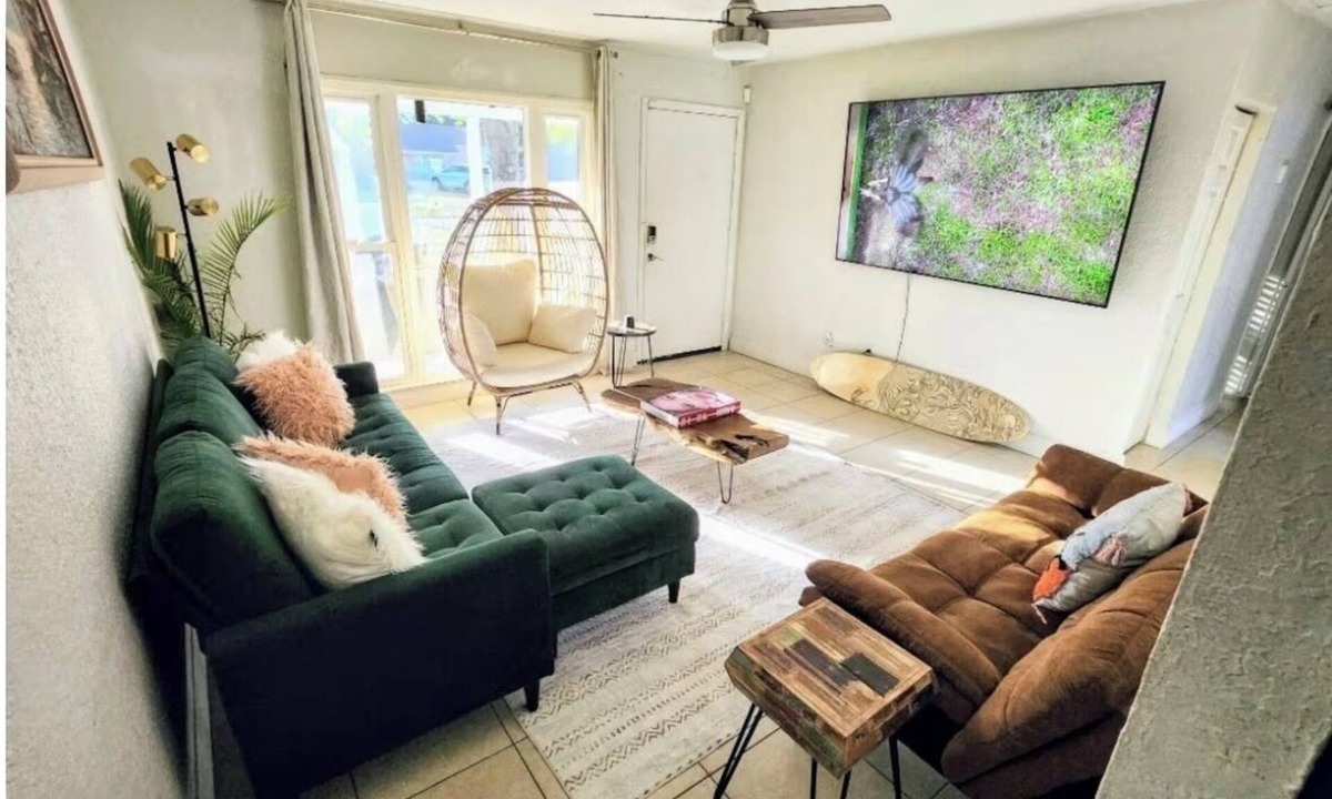 Orlando House | 3-bedroom house in amazing Orlando with AC and fitness room-BEACH STYLE BUNGALOW