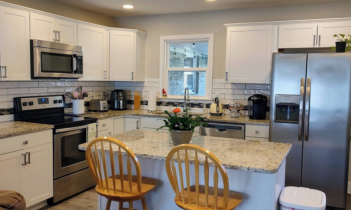 Lake Park House | 3 bedroom house with private backyard, in close proximity to Charlotte
