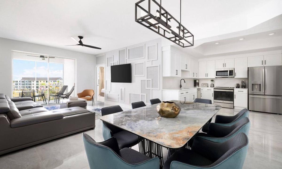 Florida Center Resort | 3-bedroom in Villatel Orlando Resort that sleeps 8 with waterpark and amenities