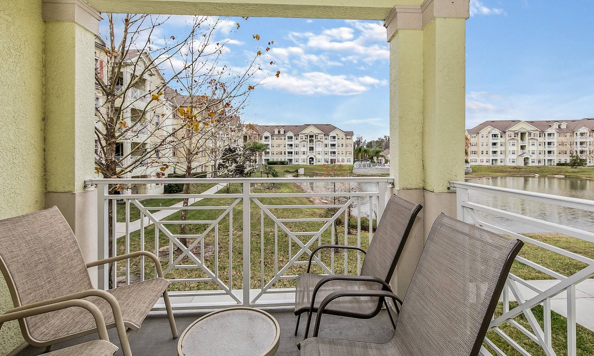 Kissimmee Condo | 3 BEDROOM LUXURY CONDO 10 MINUTES AWAY FROM DISNEY