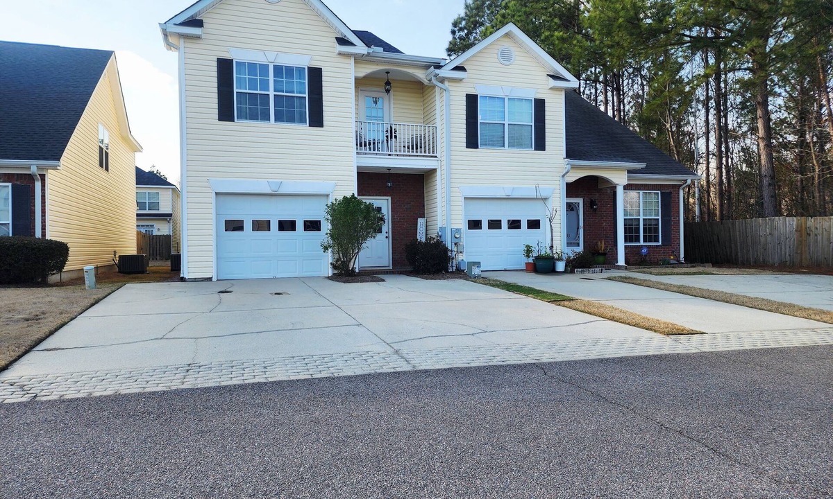 Evans House | 3-bedroom townhome in family-friendly Evans, 7 miles to Masters golf course