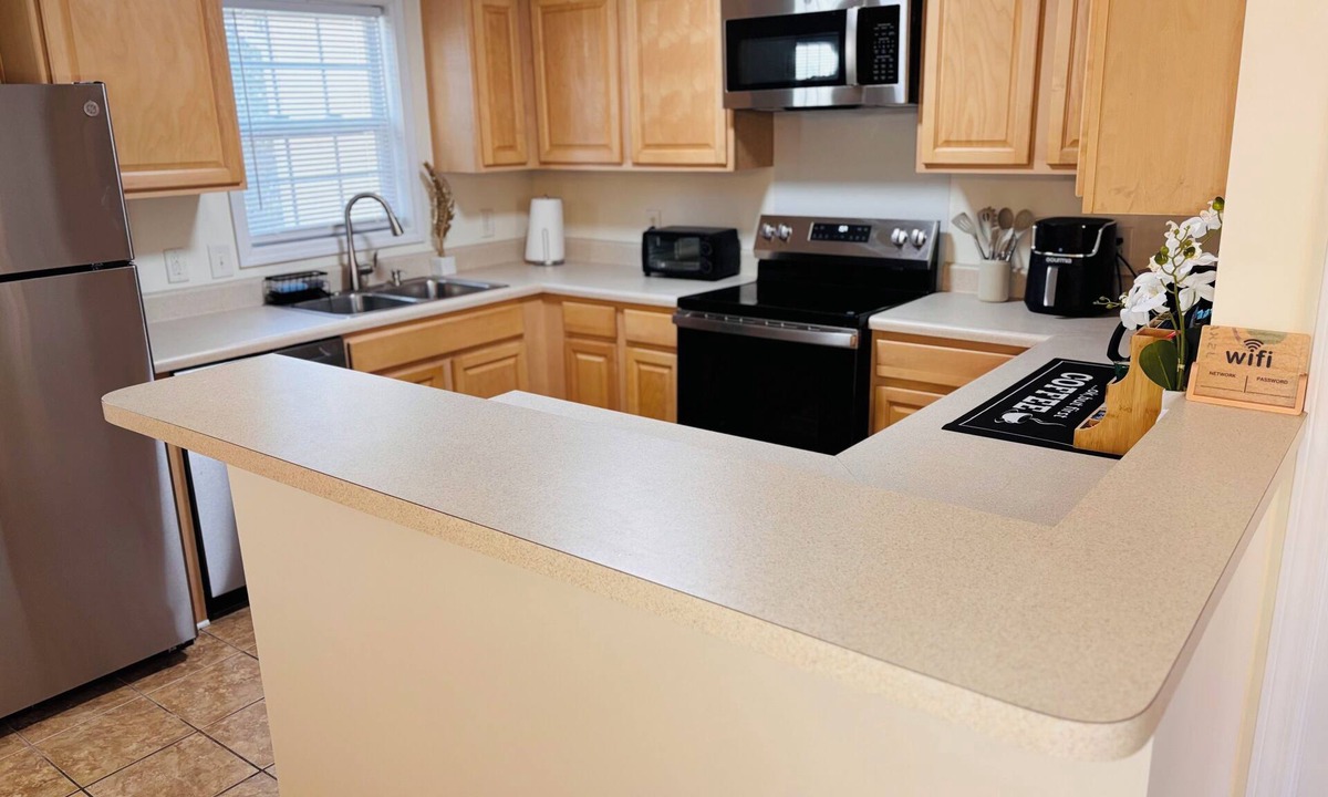 Craven County House | 3-bedroom townhome in peaceful Havelock, 5 minutes from MCAS Cherry Point