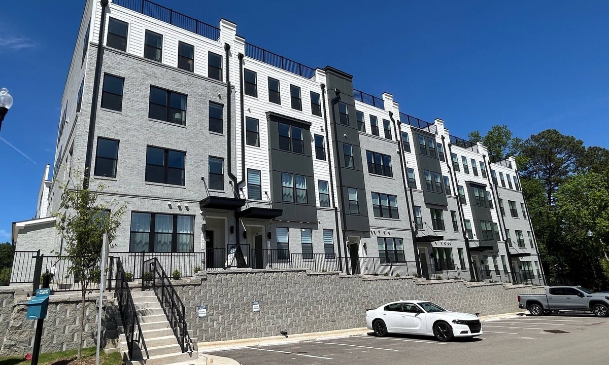Wake Forest House | 3-bedroom townhome near downtown Wake Forest NC Free Parking & Wi-Fi