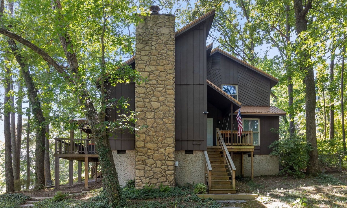 Westover House | 3 BR Waterfront Escape-Koi Fish & Arcade