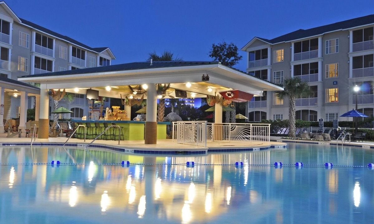 Myrtle Beach Hotel | 3 Coastal 1BR Suites near Broadway at the Beach w/Full Kitchen & On-site Bar