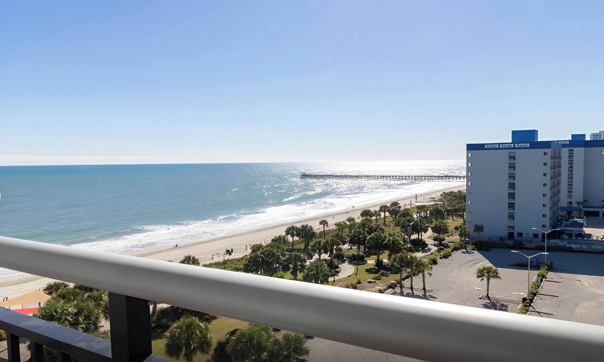Myrtle Beach Hotel | 3 Coastal Units | Pool Retreat | 2.7 mi to WonderWorks Myrtle Beach