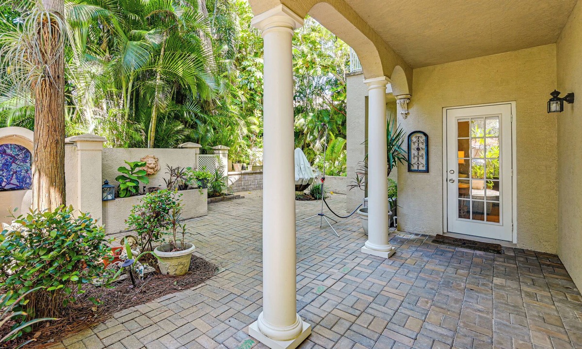 Kings Lake House | 3 Mi to 5th Ave South: Quiet Getaway w/Garden