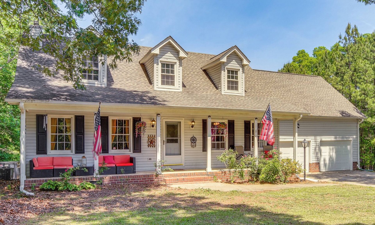 Sanford House | 3 Mi to San-Lee Park! Family Home w/Office & Yard