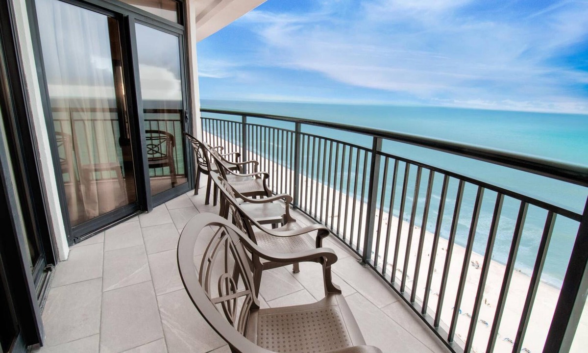 Myrtle Beach Hotel | 3 Ocean View Suites with Easy Access to Myrtle Beach Boardwalk and Promenade