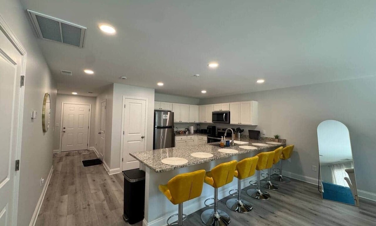 Dentsville House | 3BR 2.5BA Fort Jackson | Fast Wi-Fi + Parking