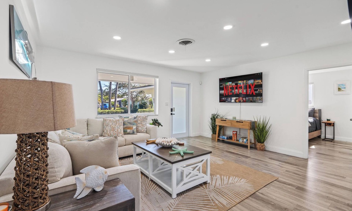 Coral Heights House | 3BR/2BA - Modern Coastal Retreat- Near Beach, Dining, Shops