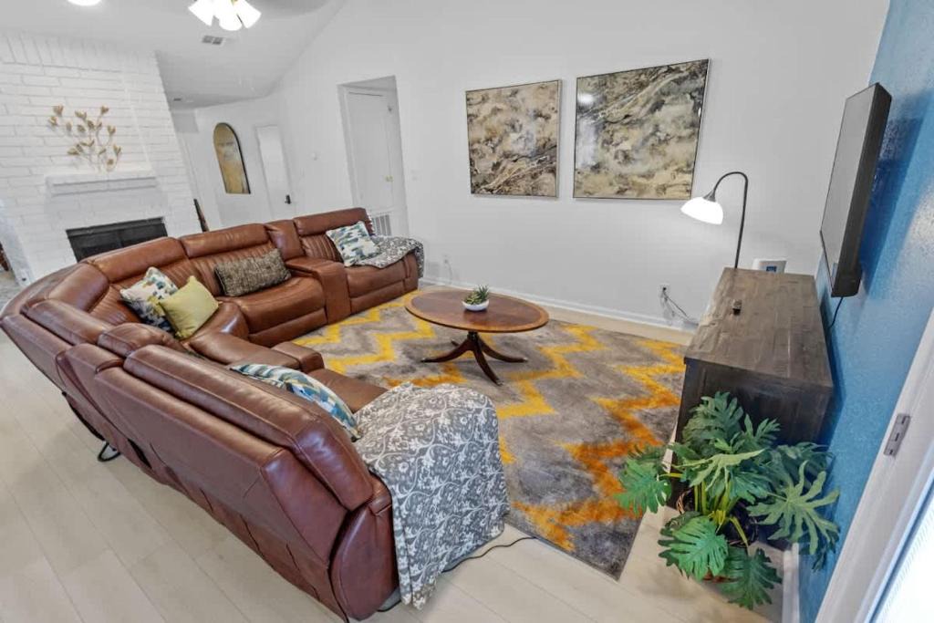 George Bush Park/Eldridge House | 3BR Home with Firepit I Easy Access to NRG & FIFA