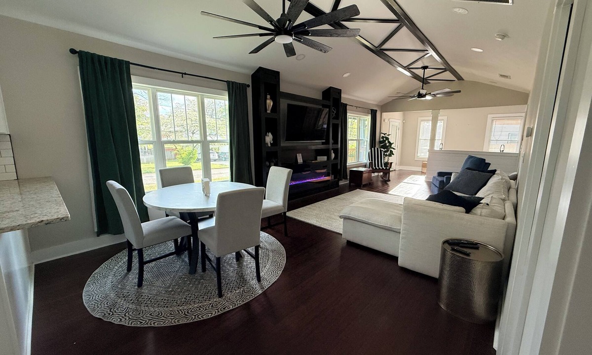 Candler-McAfee House | 3BR House 5 Minutes from Downtown Atlanta near Mercedes Benz Stadium World Cup