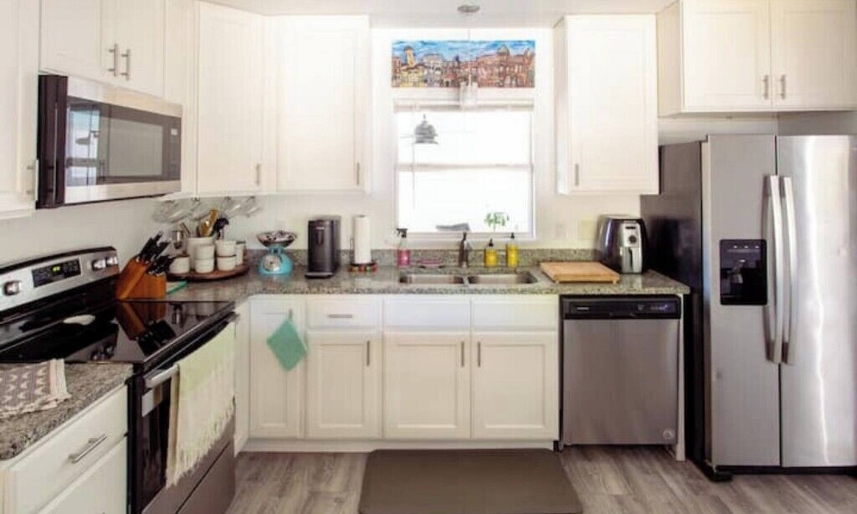Savannah House | 3BR Island Oasis close to Tybee!