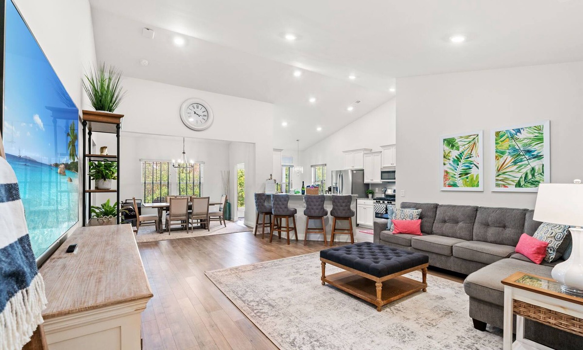 Red Hill House | 3BR Legends Golf Home | Bunk Room + Backyard