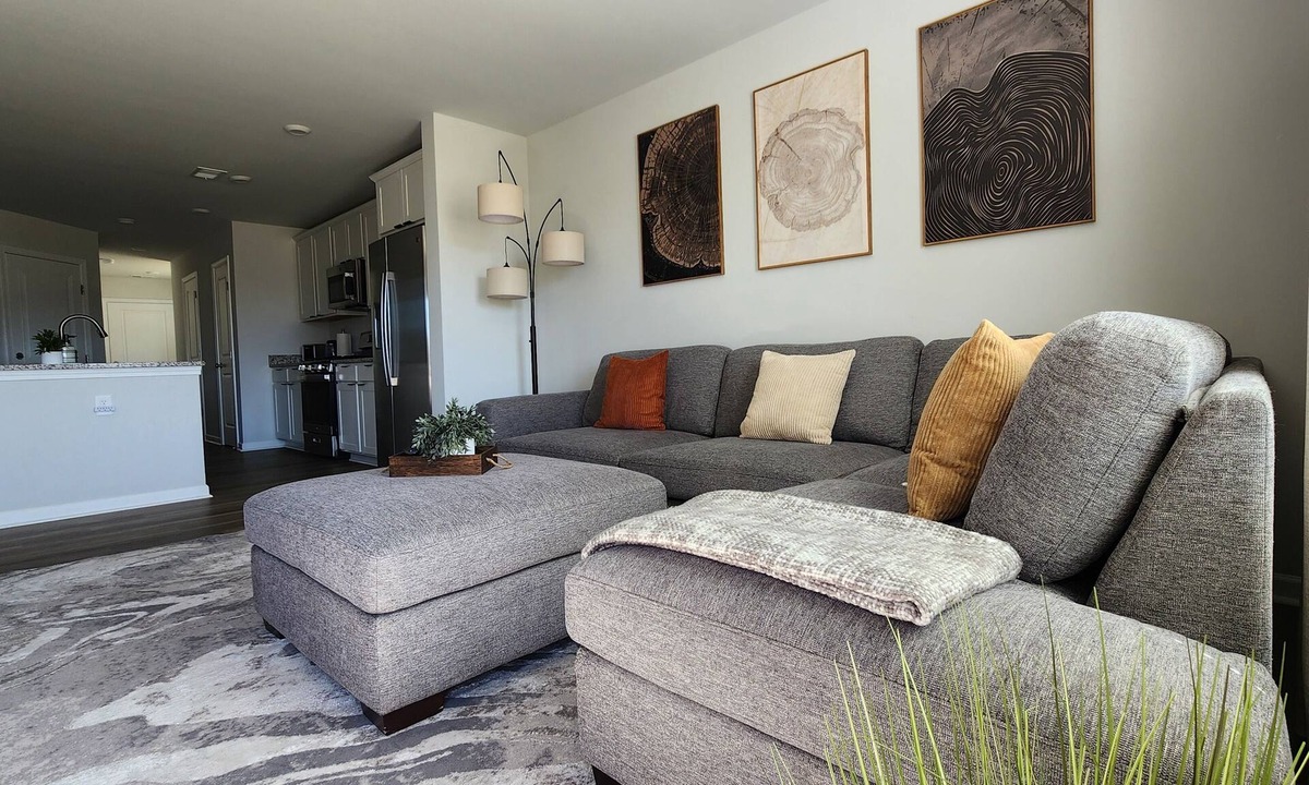 Arcadia House | 3BR Near BMW & Hospitals. Workspaces. Ideal for Long Stays
