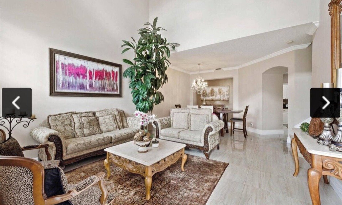 Greenview Shores House | 4/2.1House in the Heart of Wellington