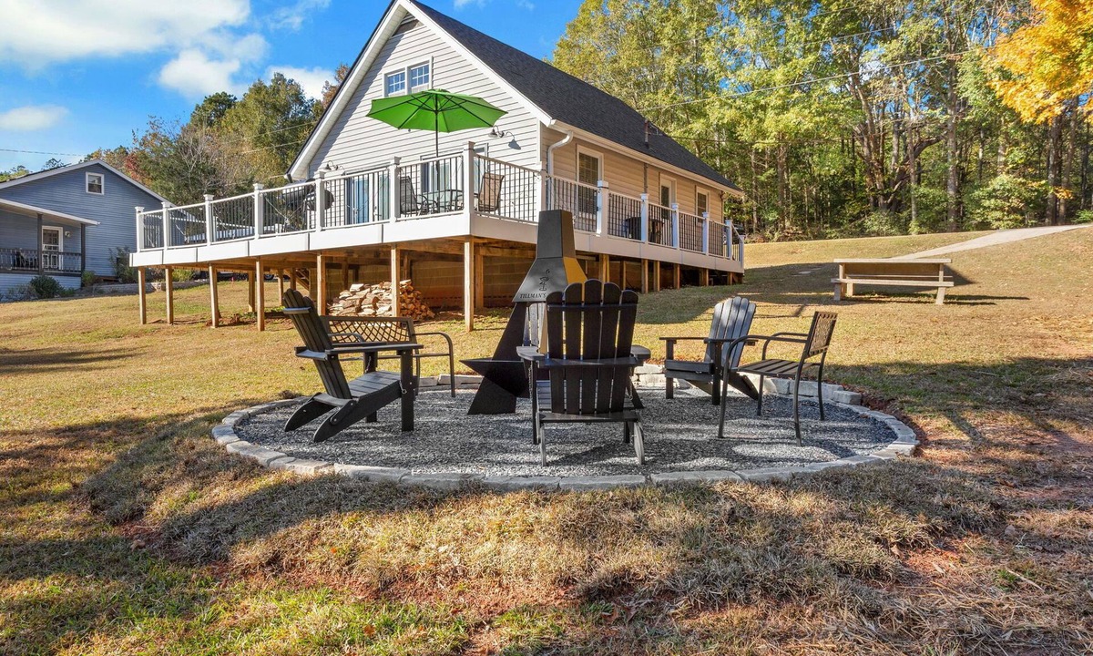 Townville House | 4-bedroom house in peaceful Townville with cool AC breeze