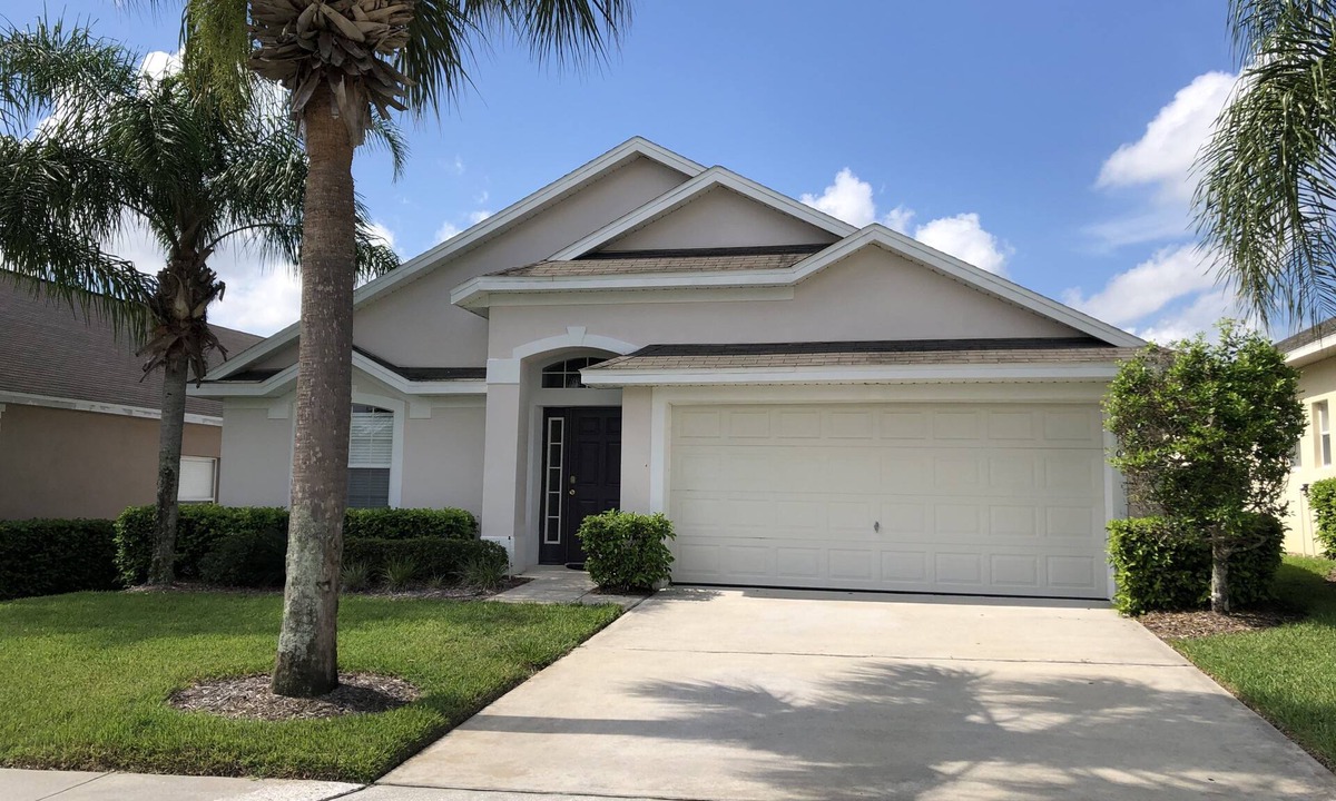 Four Corners House | 4 Bedroom Resort Vacation Home with South Facing Pool & Spa minutes from the attractions.