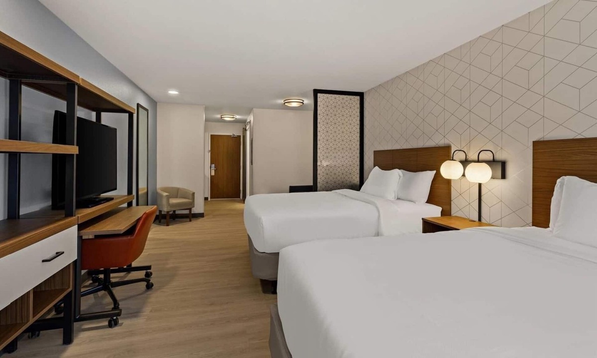 Newnan Hotel | 4 Modern Extended Stay Suites | Newnan, GA | Near Diplomat Pkwy | Pets Welcome!
